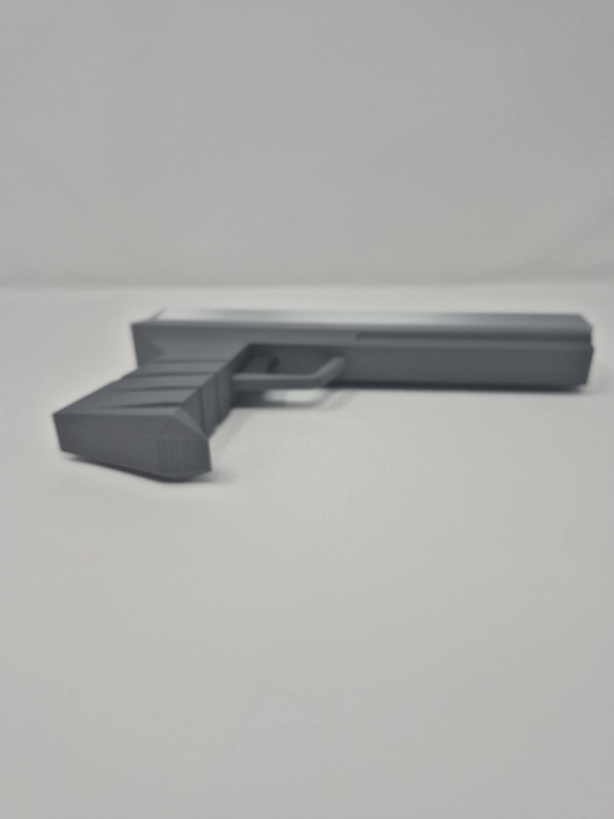 GoldenEye 007 DD44 Dostovei Gun Replica – Full-Size Nintendo 64 Cosplay Prop