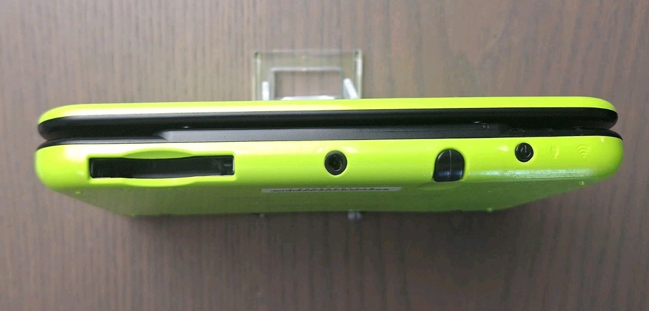 New Nintendo 3DS XL Lime Black | Charger + 32GB SD Card | Region Free