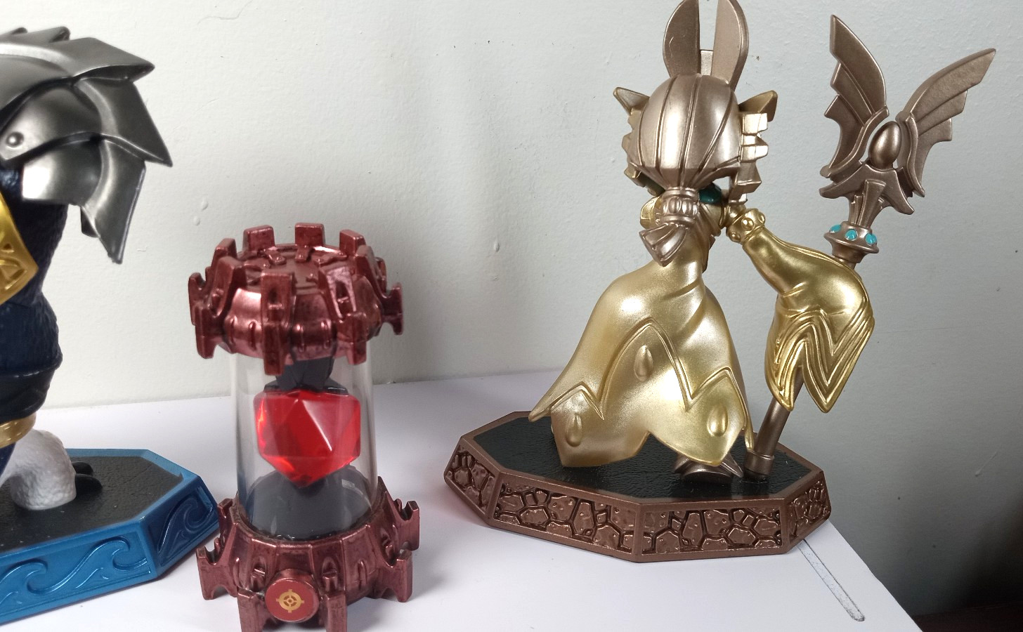Skylanders Imaginators Lot King Pen, Fire Reactor, & Golden Queen