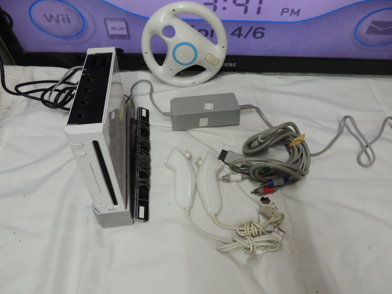 Nintendo Wii – RVL-001 White Bunddle #16