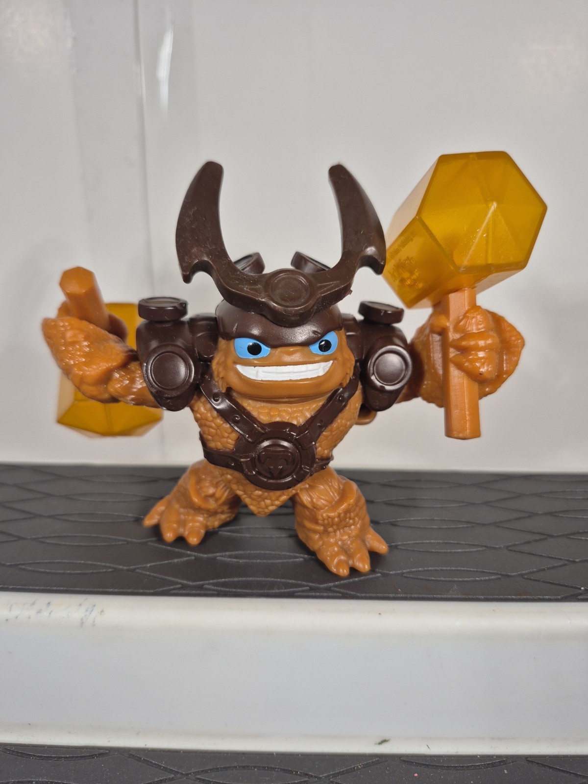 McDonald’s SKYLANDERS TRAP TEAM Wallop Trap Master Figure