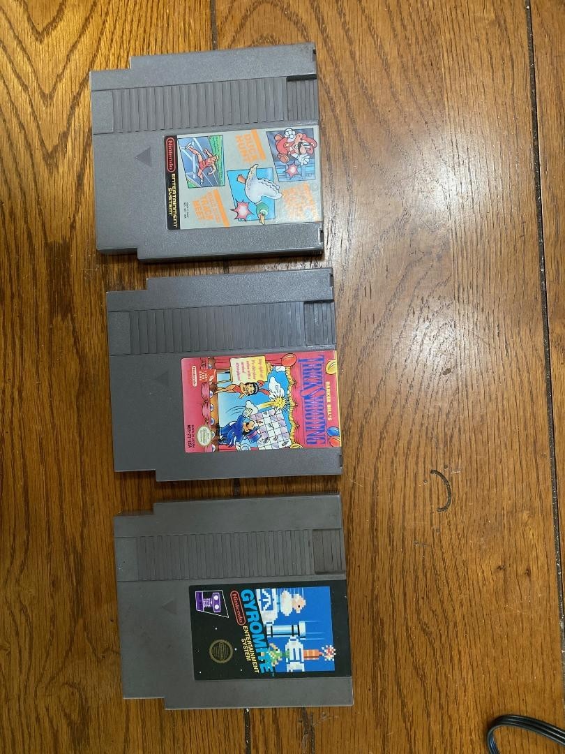 Nintendo NES Set Console and Games