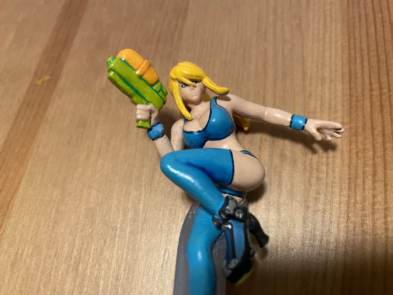 Custom Zero Suit Samus Poolside Amiibo