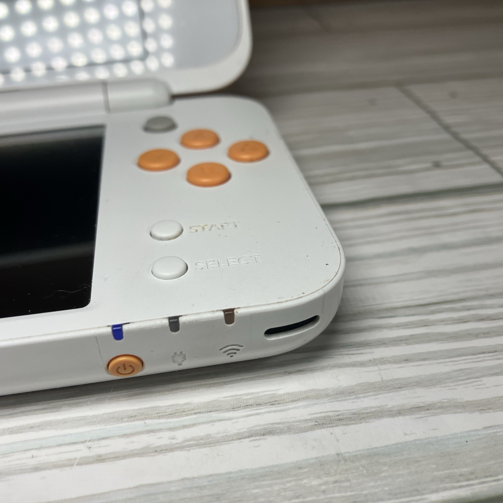 New Nintendo 2DS XL White & Orange TESTED & WORKING W/ Charger Stylus Mario Kart