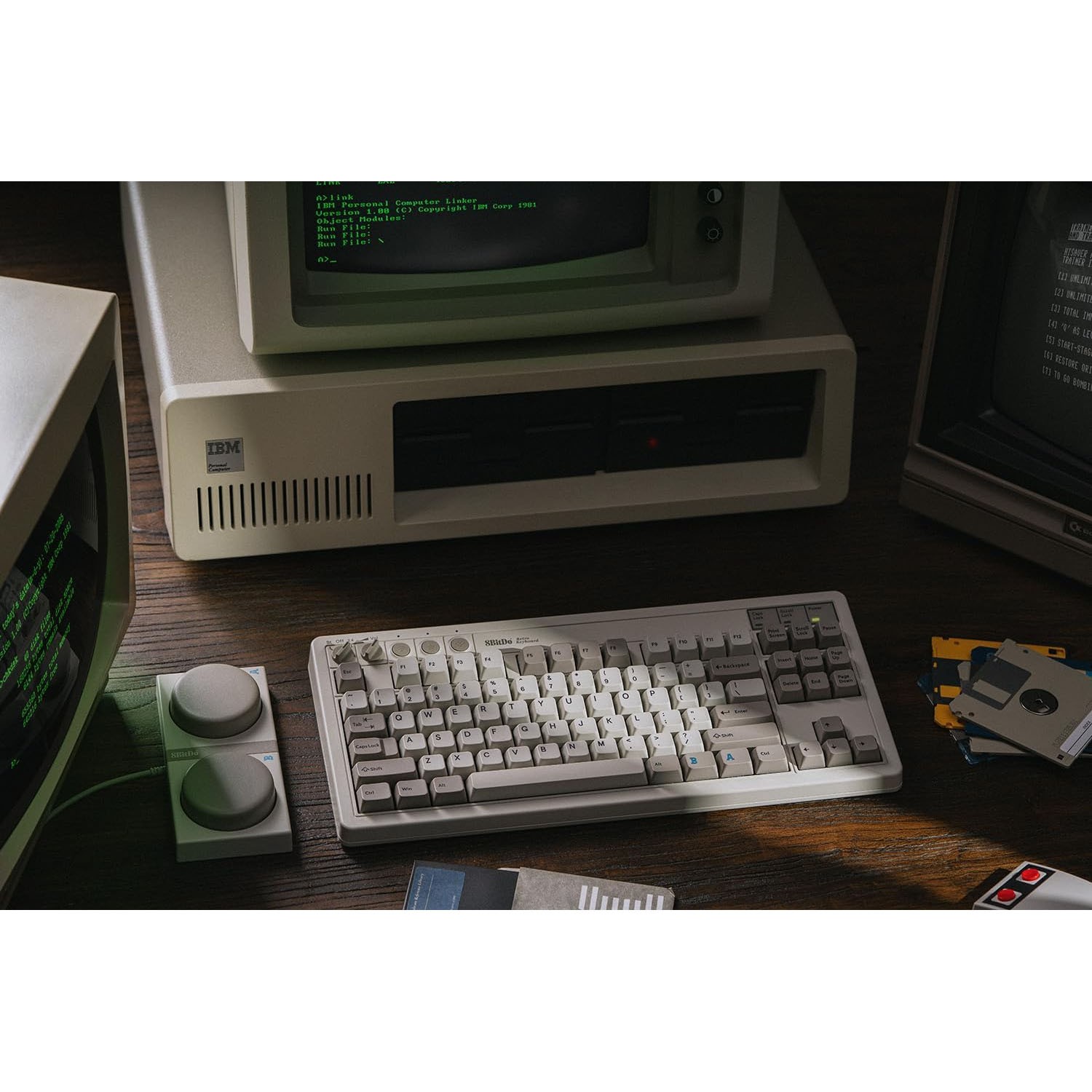 8BitDo Retro Wireless Mechanical Keyboard for Windows and Android – Fami Edition