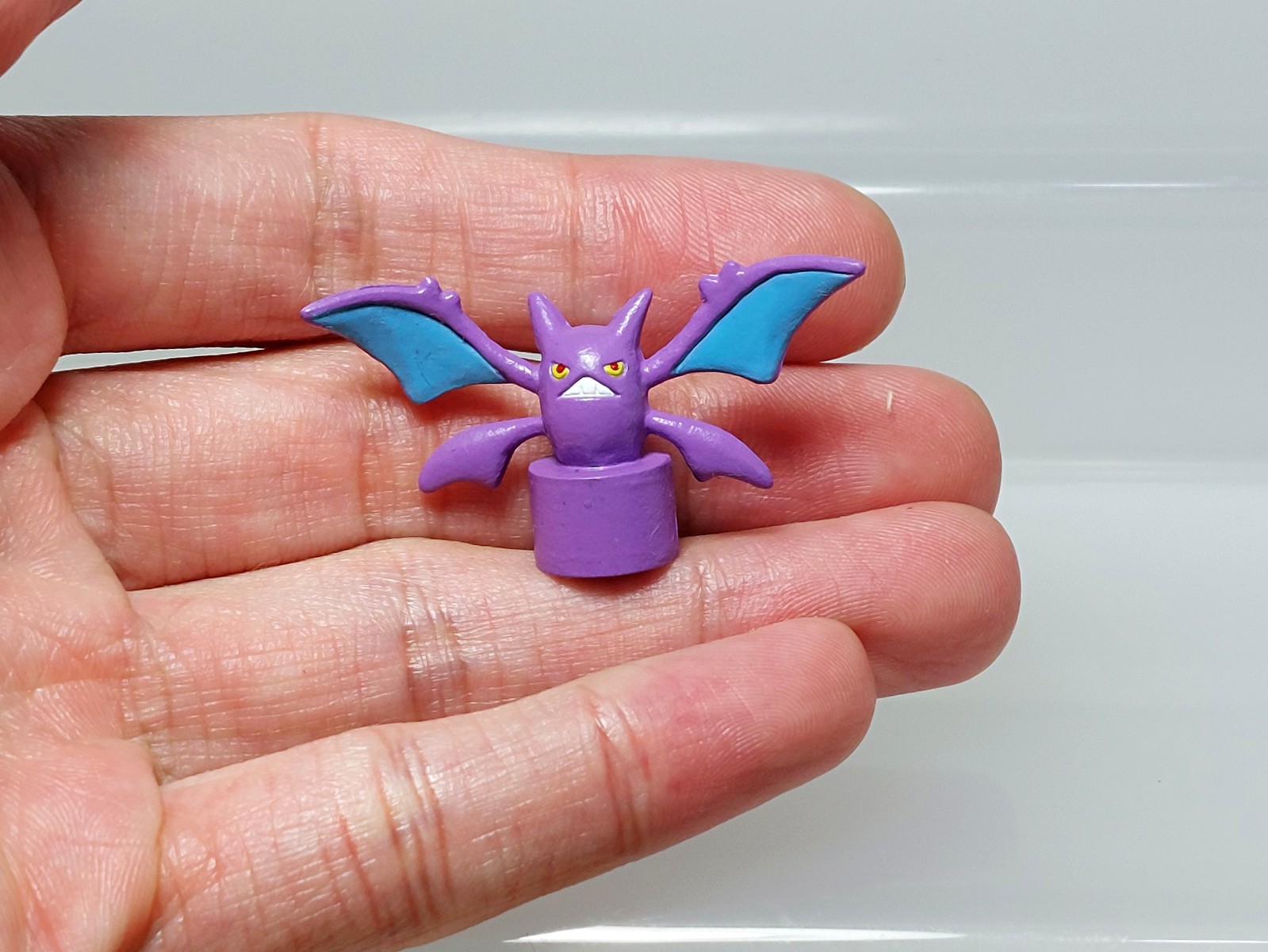 Crobat Pokemon Battle Museum Figure Gashapon Bandai 2000 Japan W04 0.8in