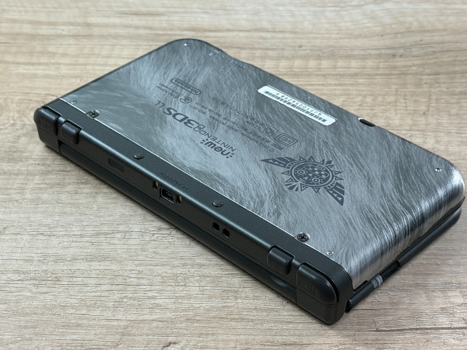 RANK B+ IPS Nintendo New 3DS XL Monster Hunter 4G Console IPS Screen TOP D1837