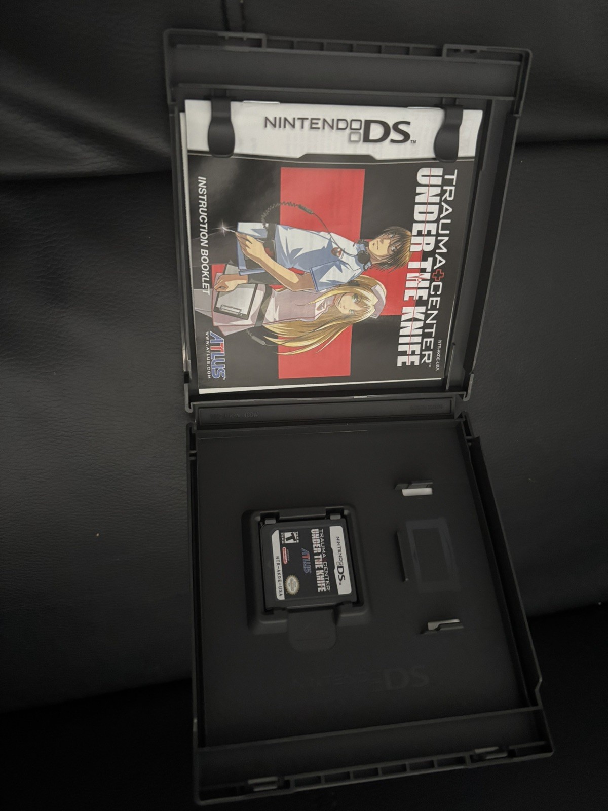 Trauma Center: Under the Knife (Nintendo DS, 2005) complete