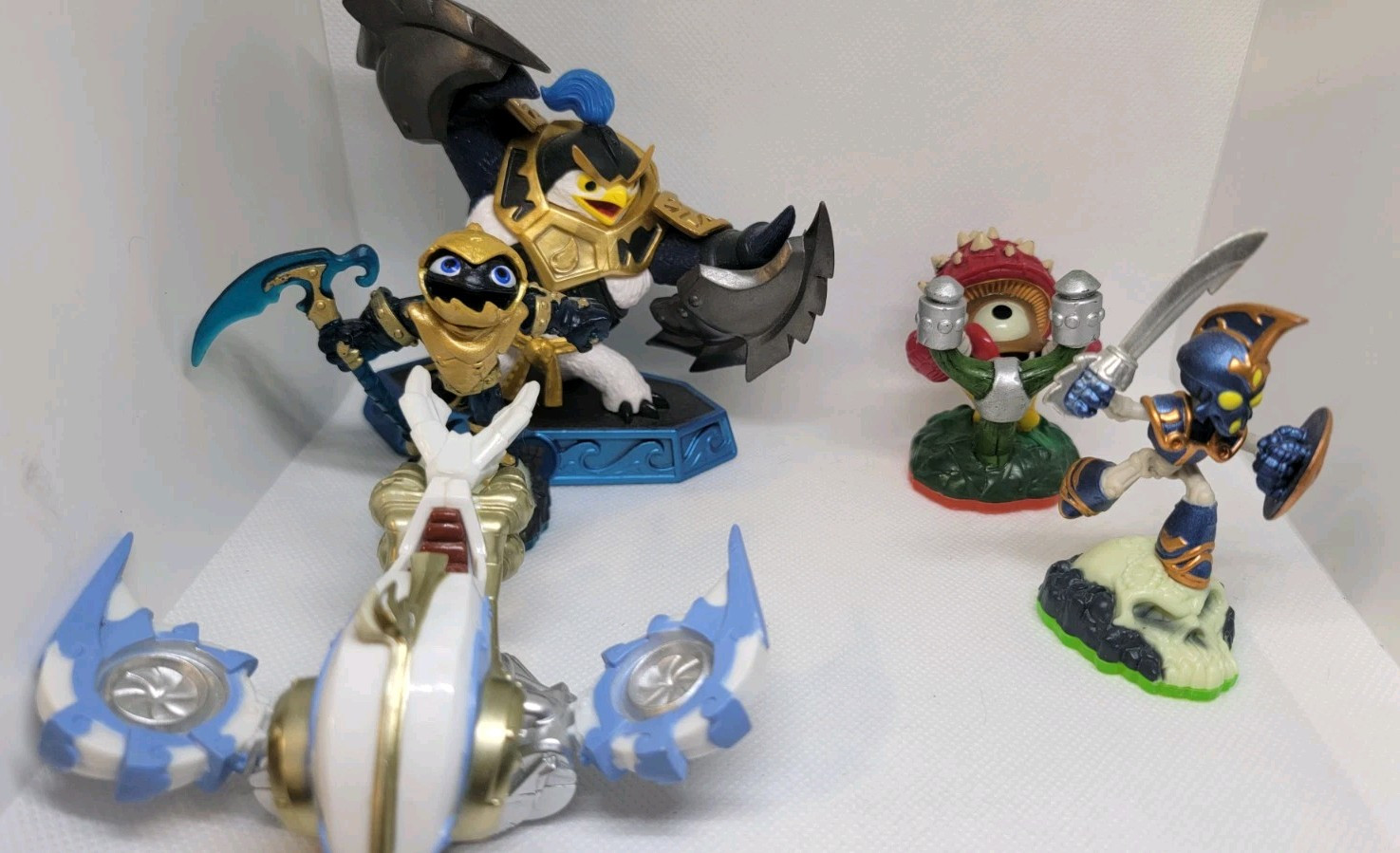 Activision Skylanders 29 Piece Lot Characters, Vehicles, Items, Weapons