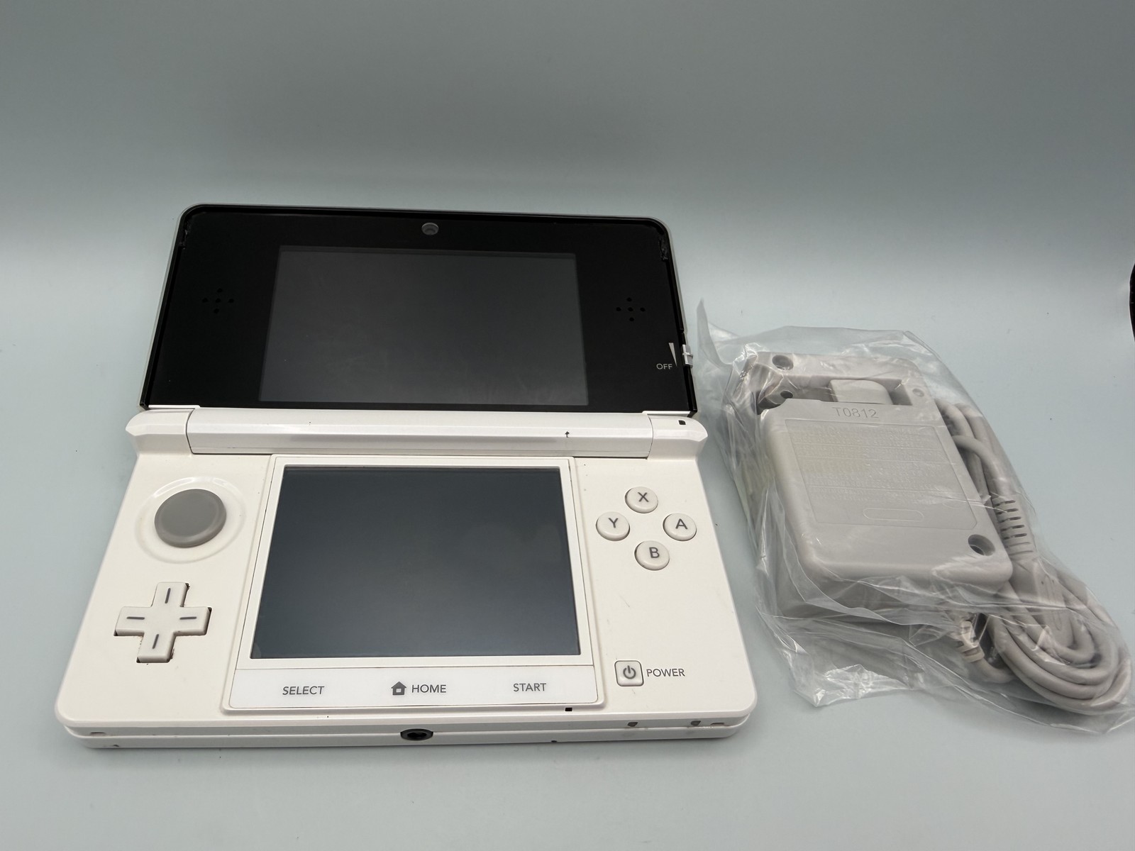 Nintendo 3DS Ice White Handheld Console – Tested Working + New Charger