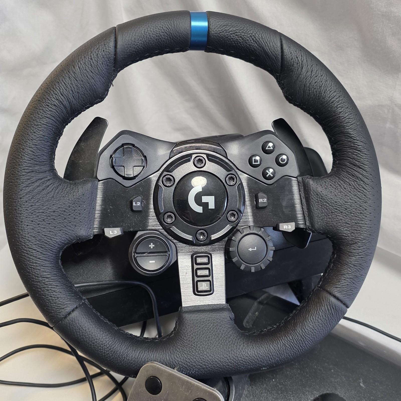 Logitech G923 Racing Wheel and Pedals Playstation 4 & PC
