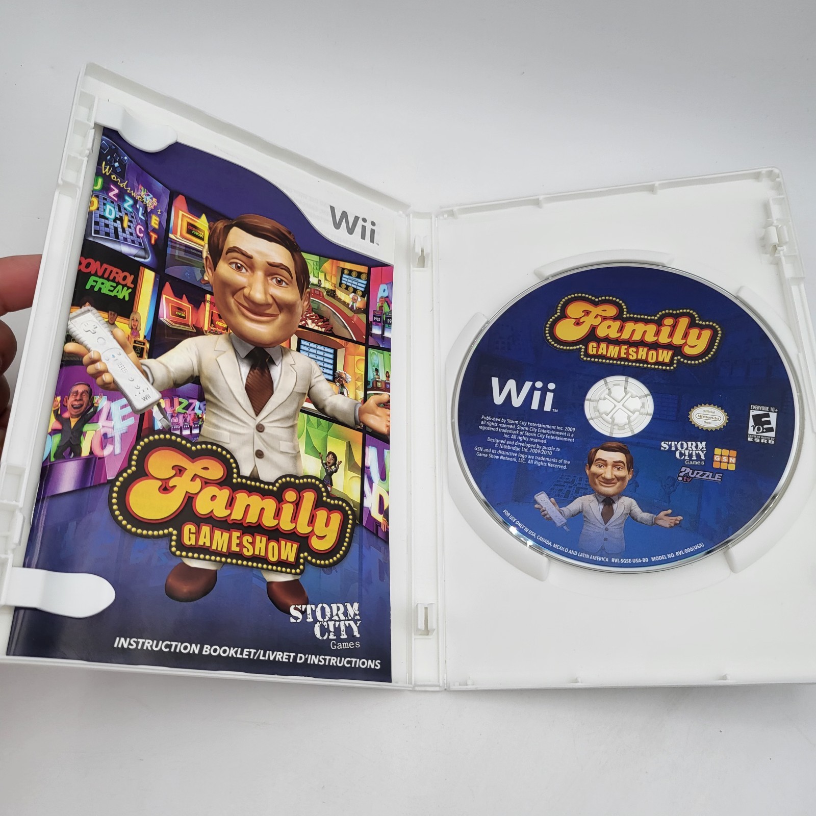 GSN Presents: Family Gameshow (Nintendo Wii, 2010) Complete Tested