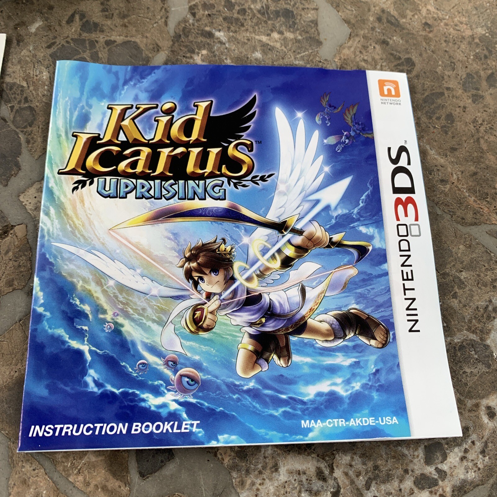 Kid Icarus Uprising (nintendo 3DS, 2012)