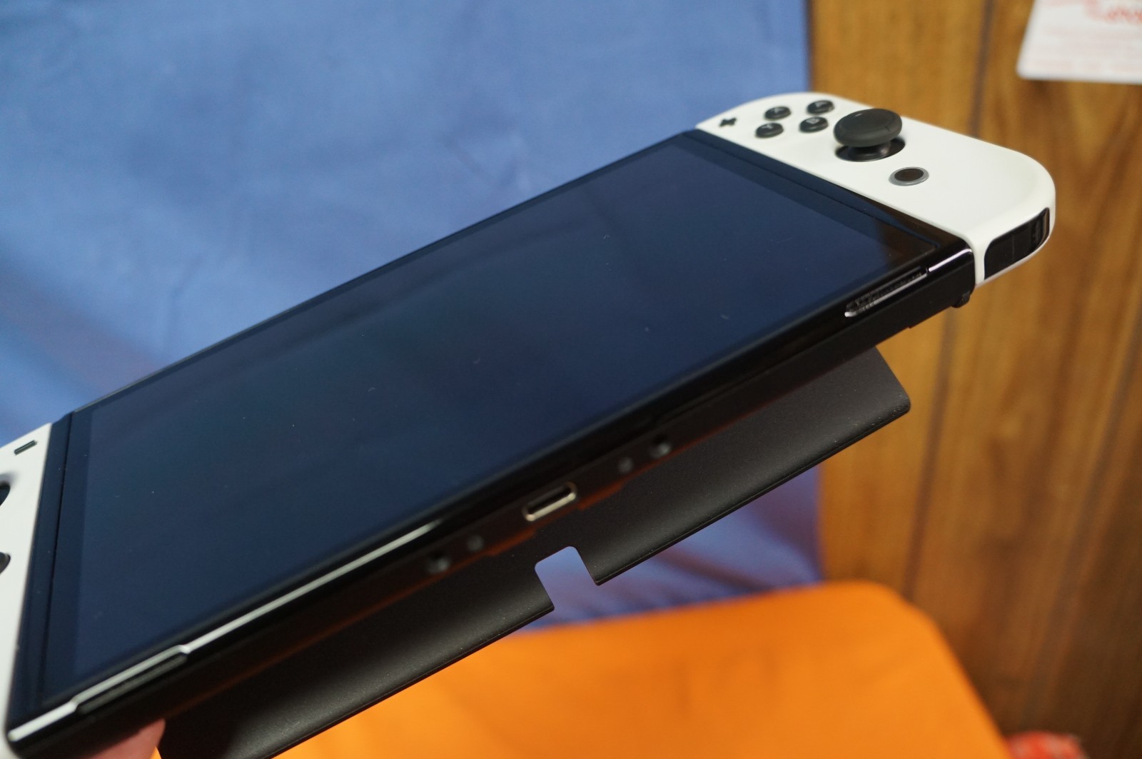 Nintendo Switch OLED HEG-001 64GB White Handheld Gaming Console “No Cords”
