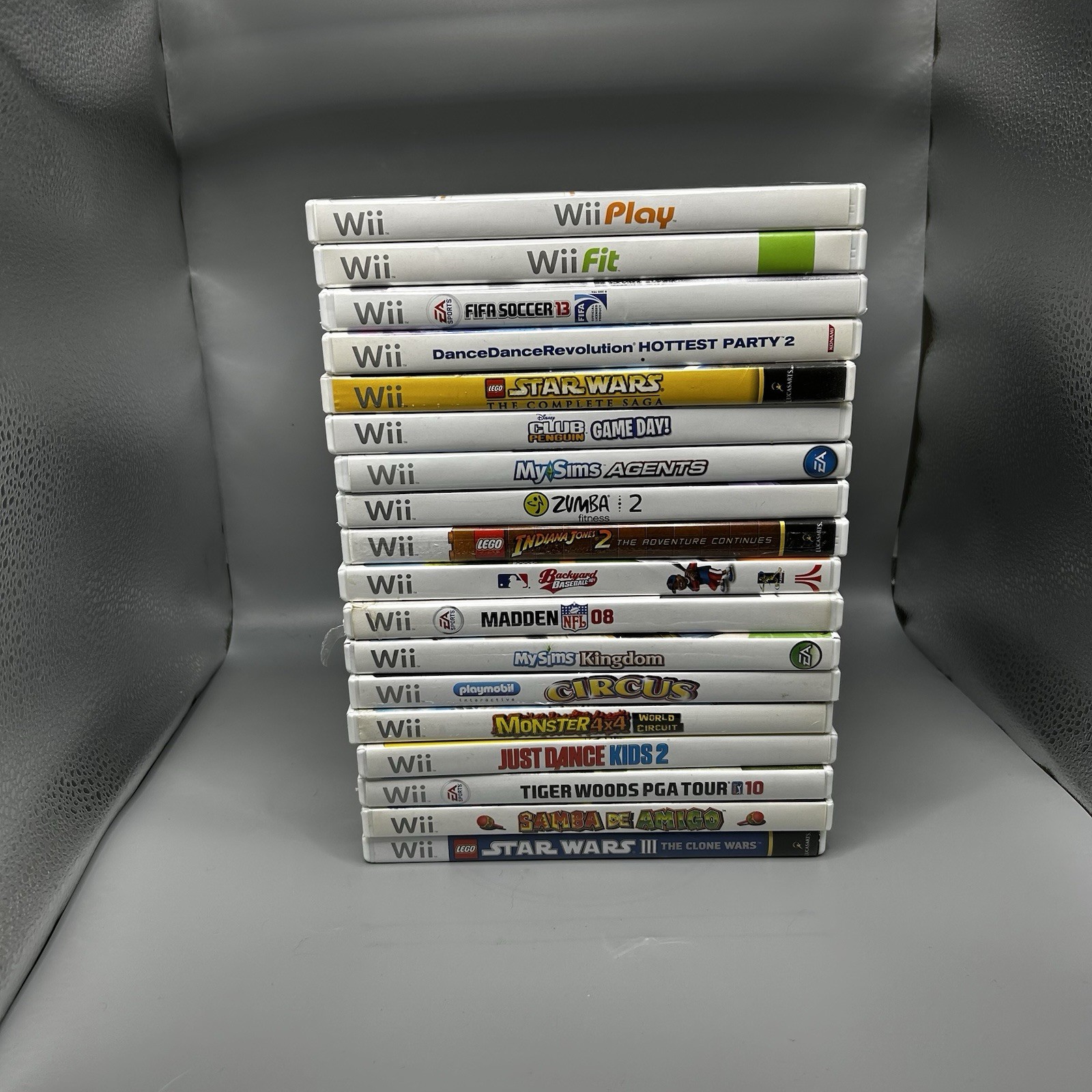 Nintendo Wii RVL-001 Bundle: 2 Wii Remotes, AV Cables, Games Lot