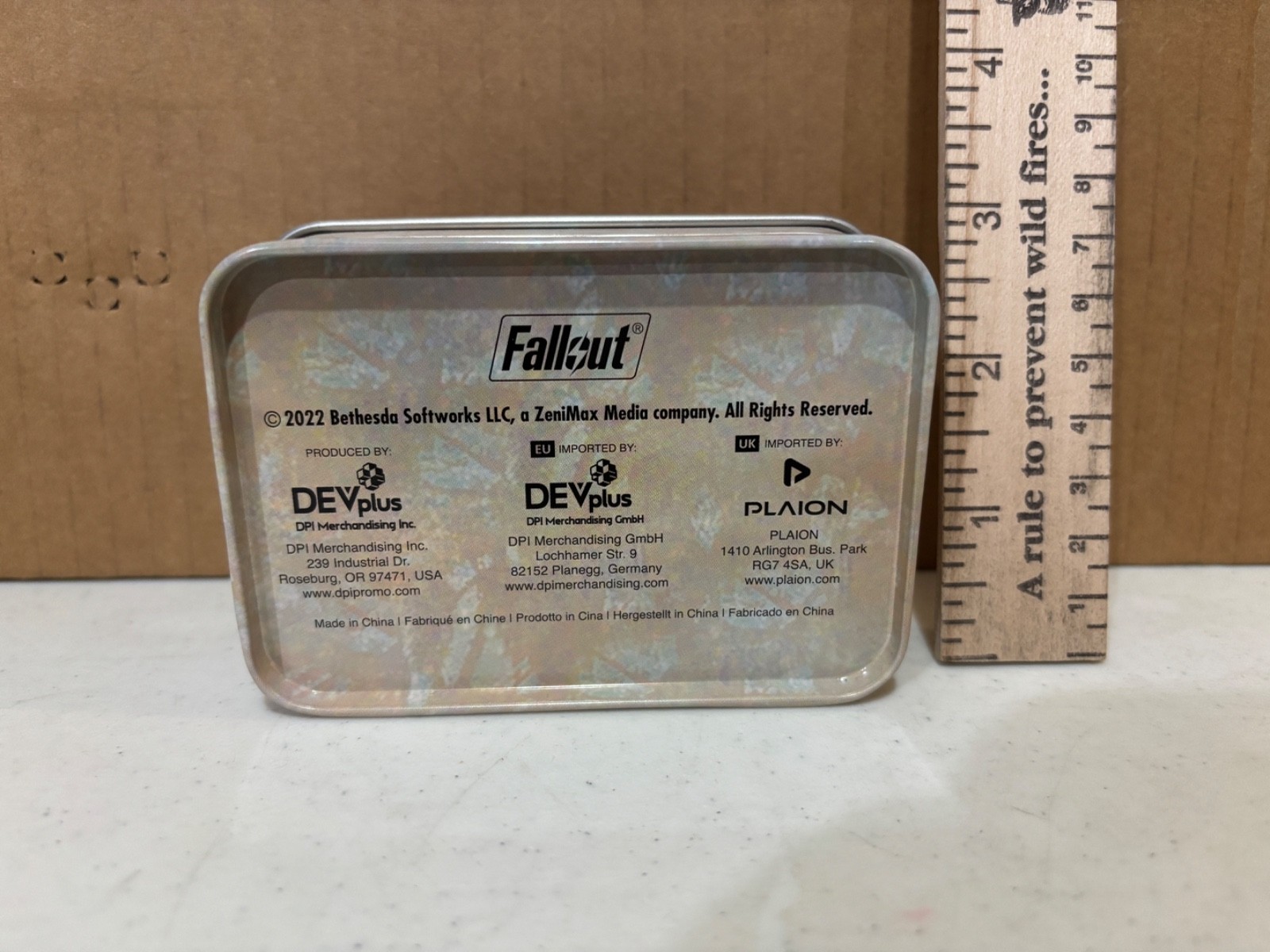 Fallout 3 4 76 !! Nuka Cola 20 Caps with Collectible Tin !! Bethesda New