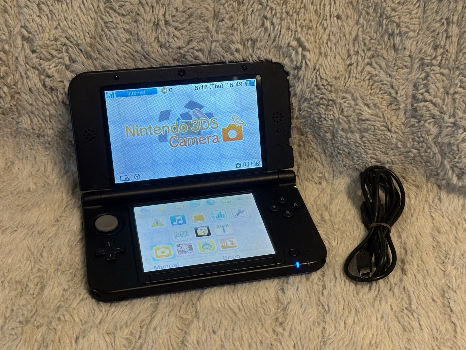 Nintendo 3DS XL Handheld System Blue/Black 4GB NTSC-U/C Wi-Fi SPR-001