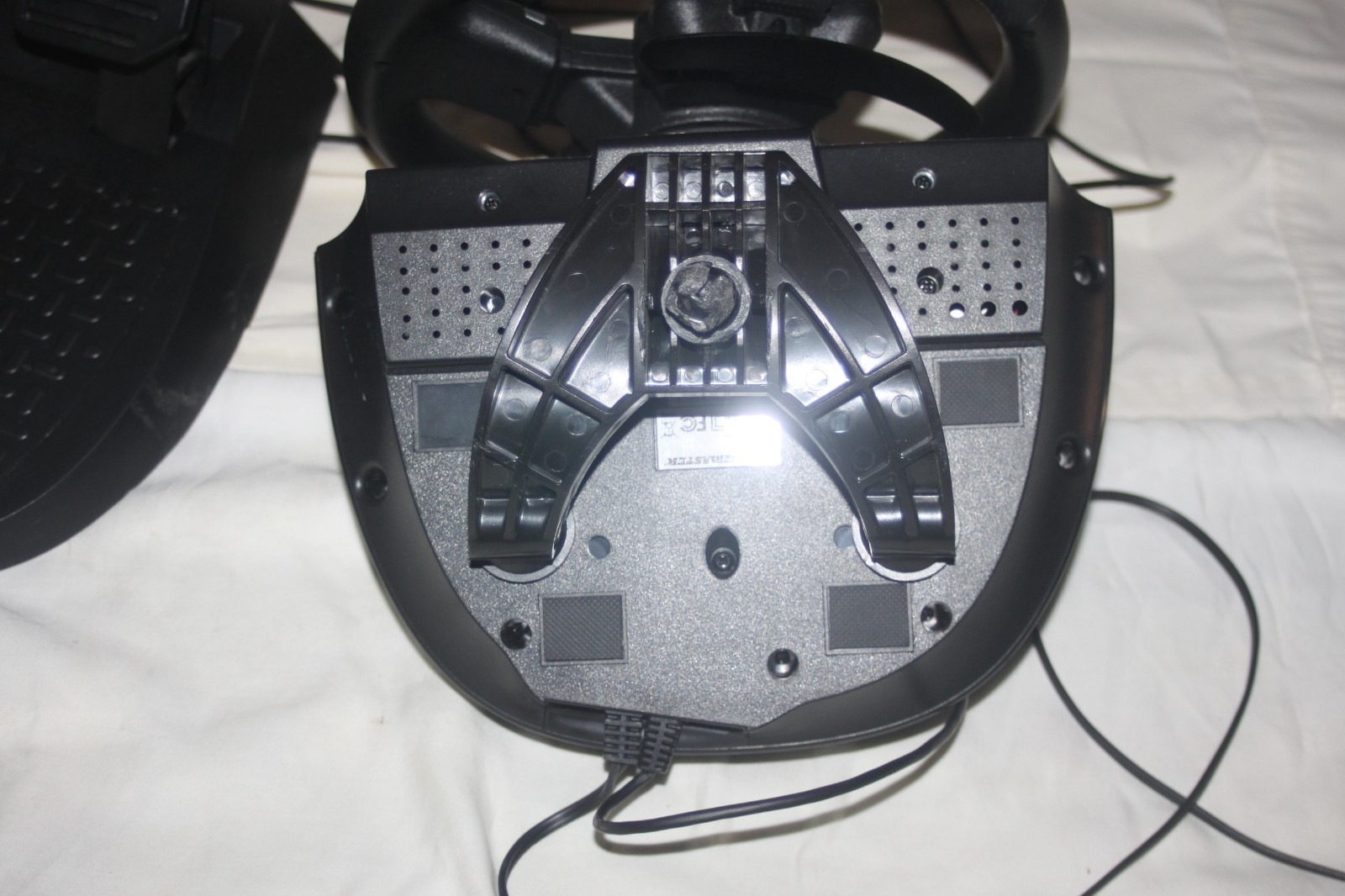 Thrustmaster TMX Force Racing Wheel with 2 Pedal Set for Xbox One – Black