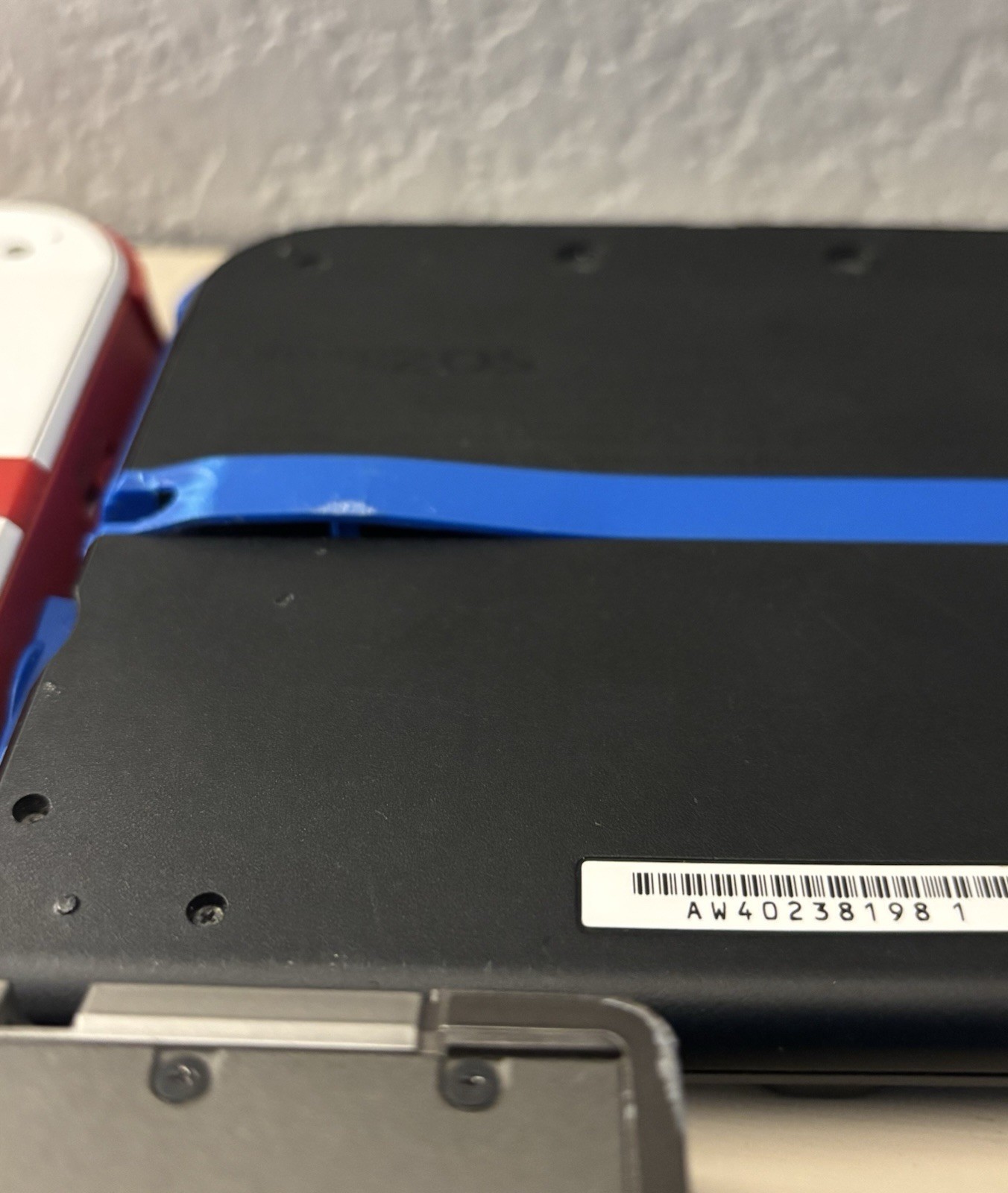 Nintendo 2DS/3DS Handheld Console Lot (3) Black/Blue White/Red Black 3DS