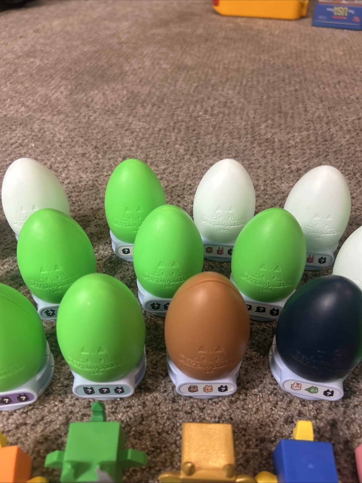 Pet Simulator X Series Large Lot Eggs Figures Keychains
