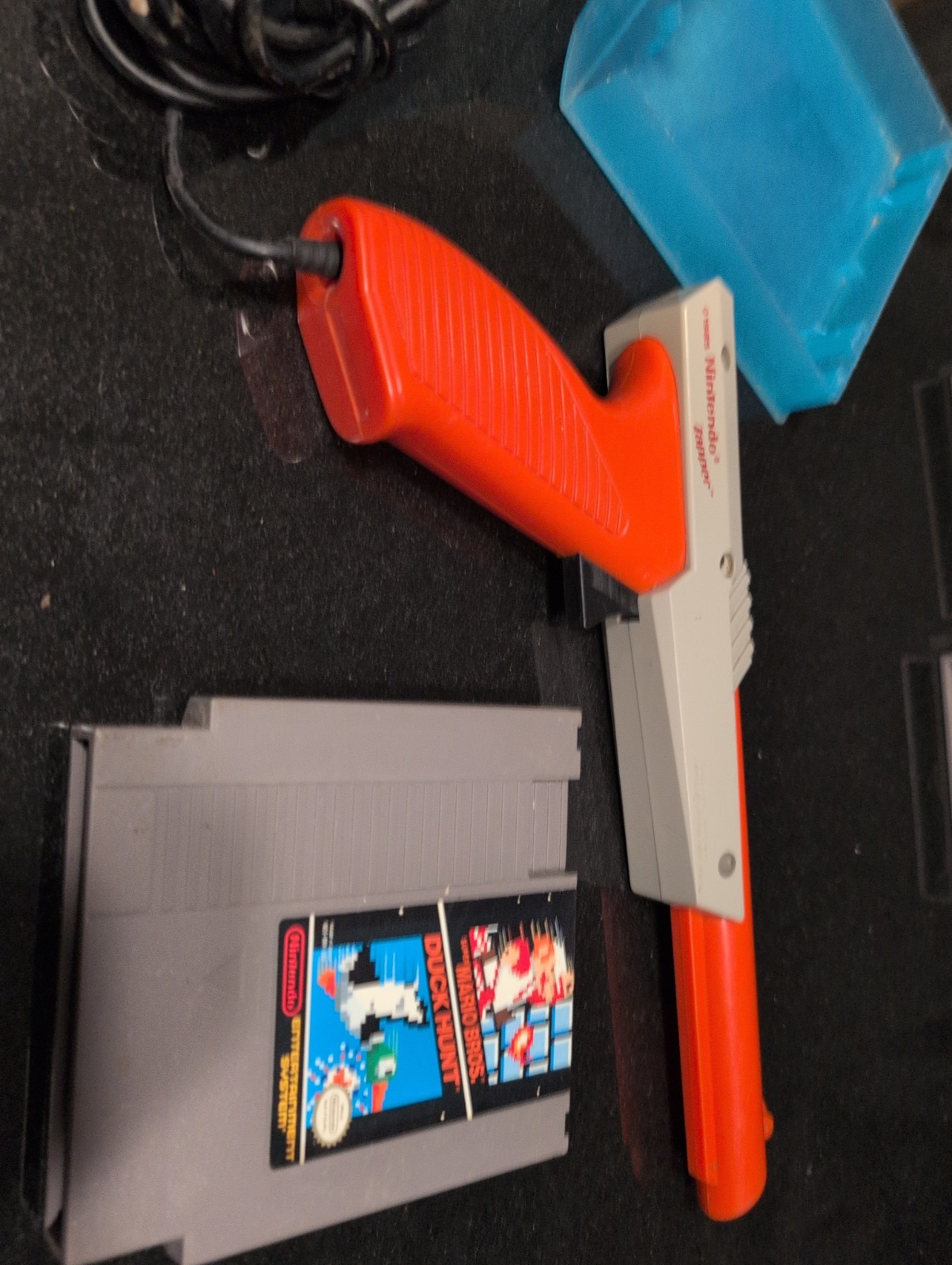 Super Mario Bros / Duck Hunt NES with Nintendo Zapper Light Gun OEM