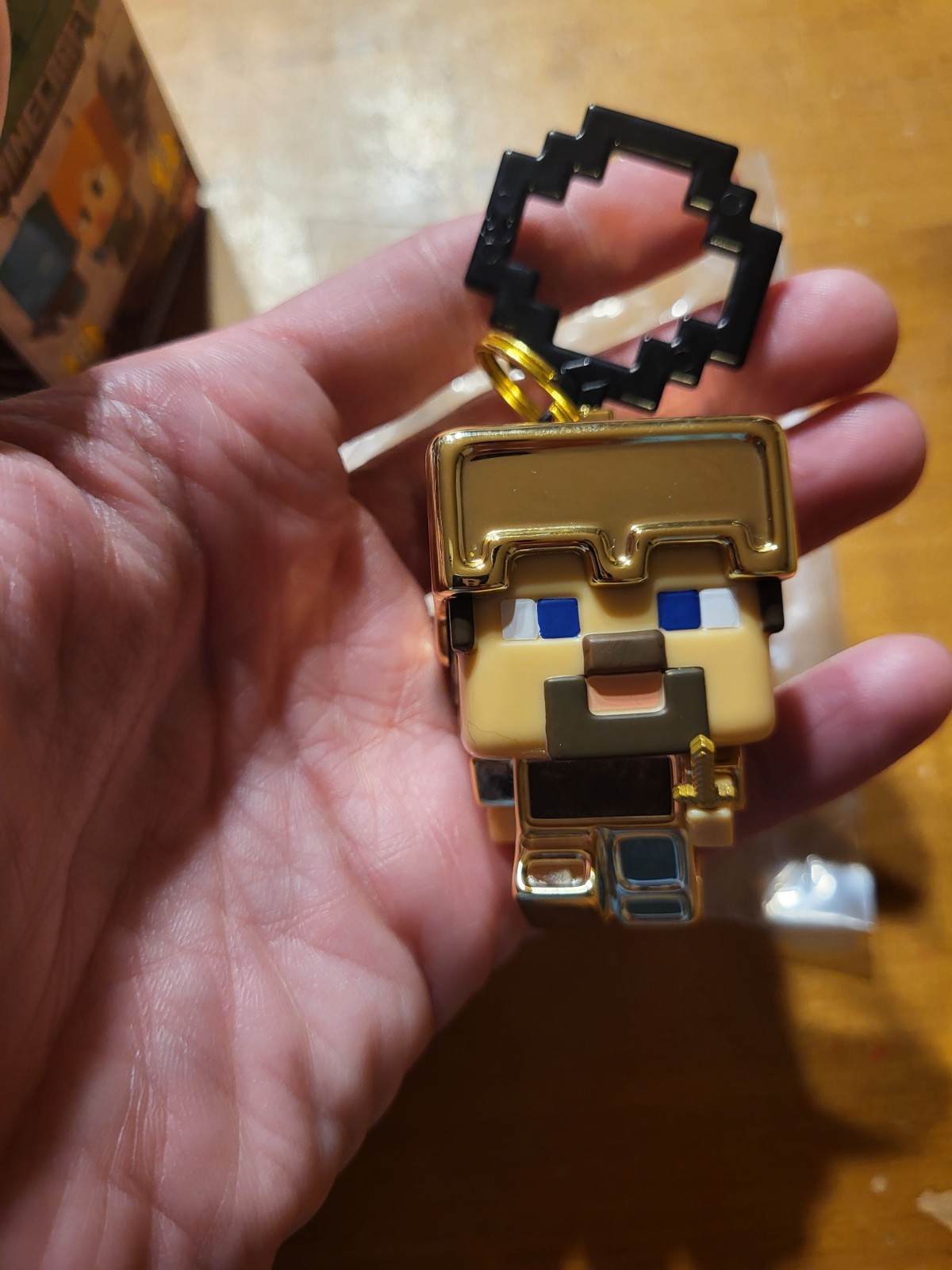 Minecraft GOLD ARMOR STEVE 24K Chase Backpack Hangers Series 4 Mojang RARE