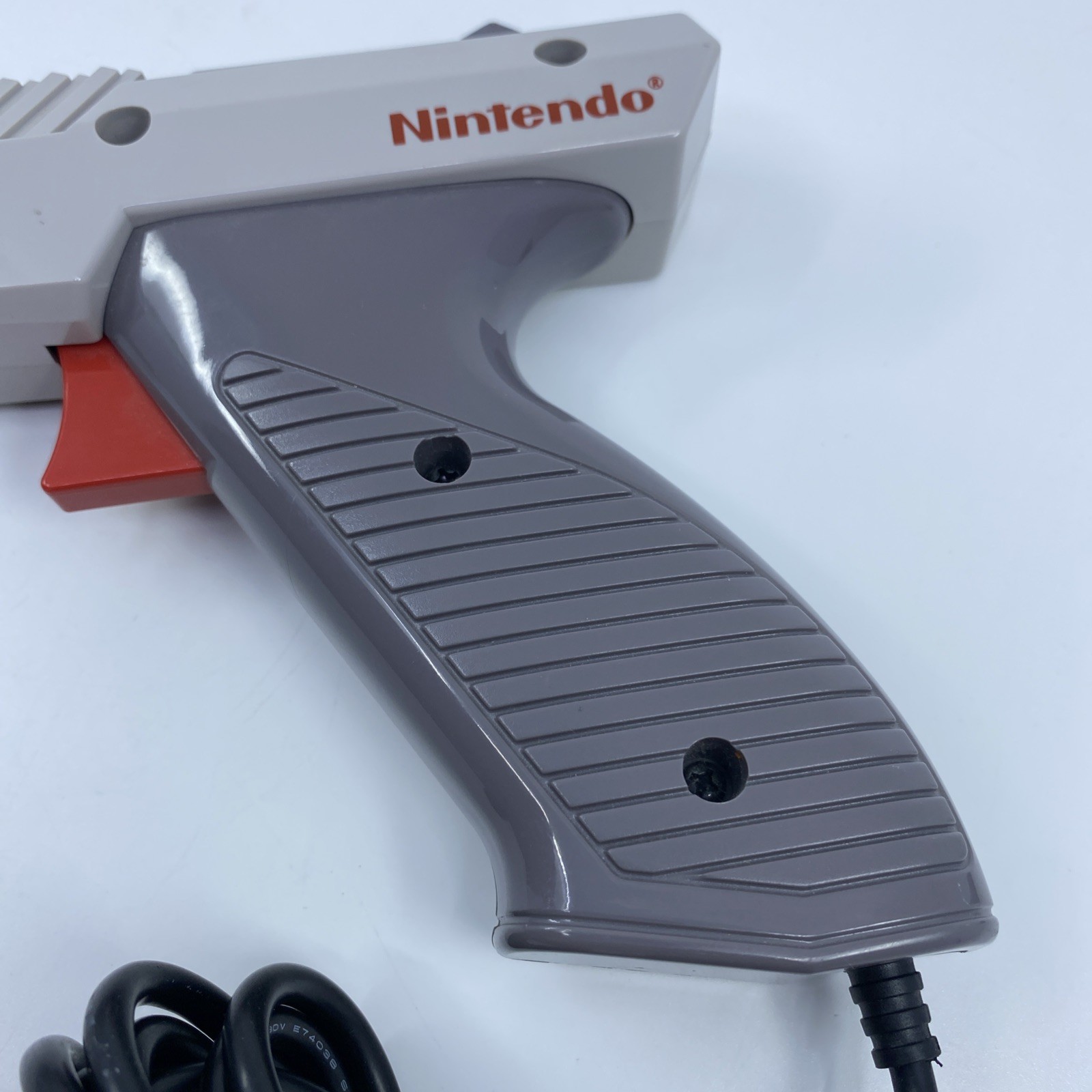 Nintendo NES Zapper Light Gun Gray OEM 1985 Tested Working Duck Hunt