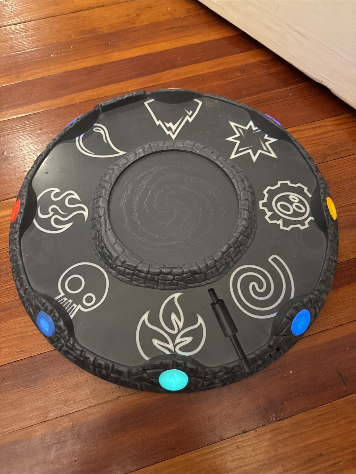 Skylanders Giants Battle Arena Portal Base Holds 16 Action Figures Lights Up 15″
