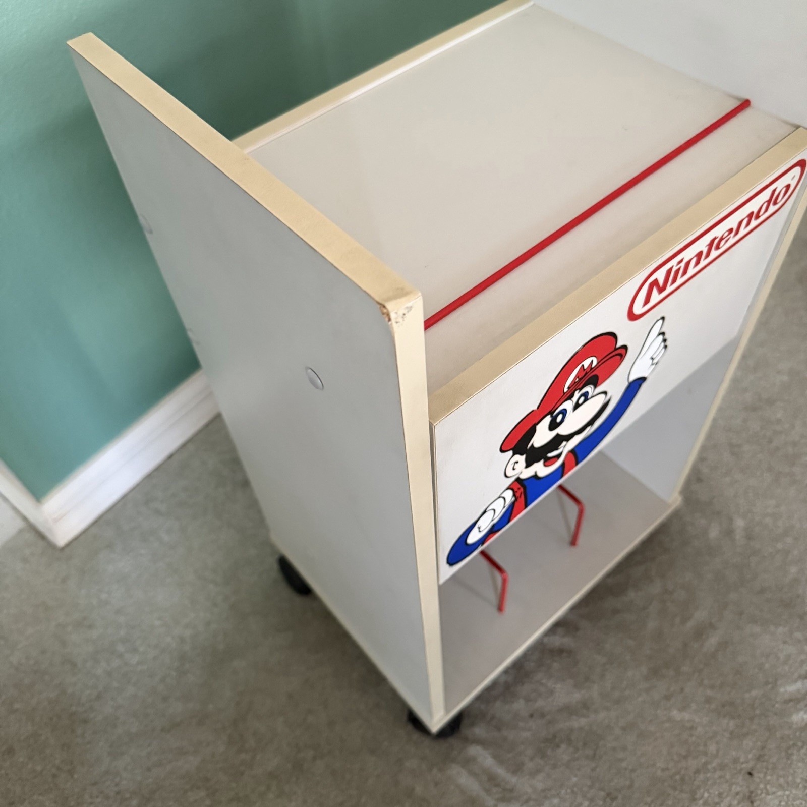 Vintage Nintendo Super Mario Brothers Rolling Console Storage Cart 1989 NES !!!!