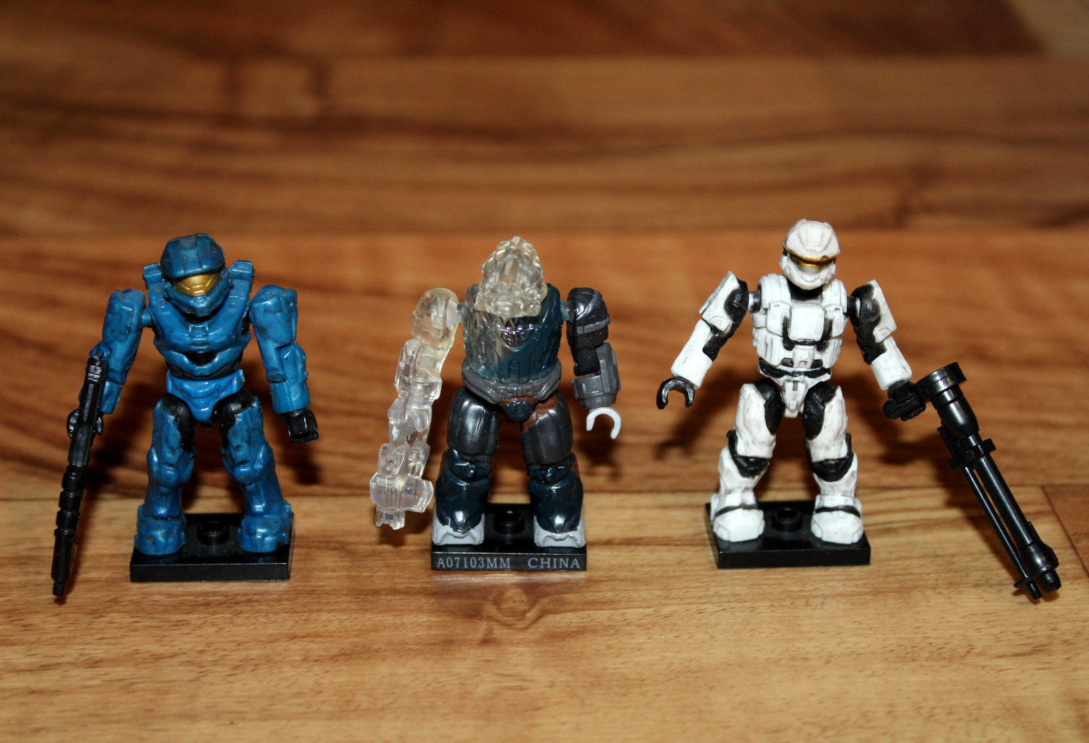 Mega Bloks Mega Construx Halo Figure Set Spartan Purple White Blue Transparent