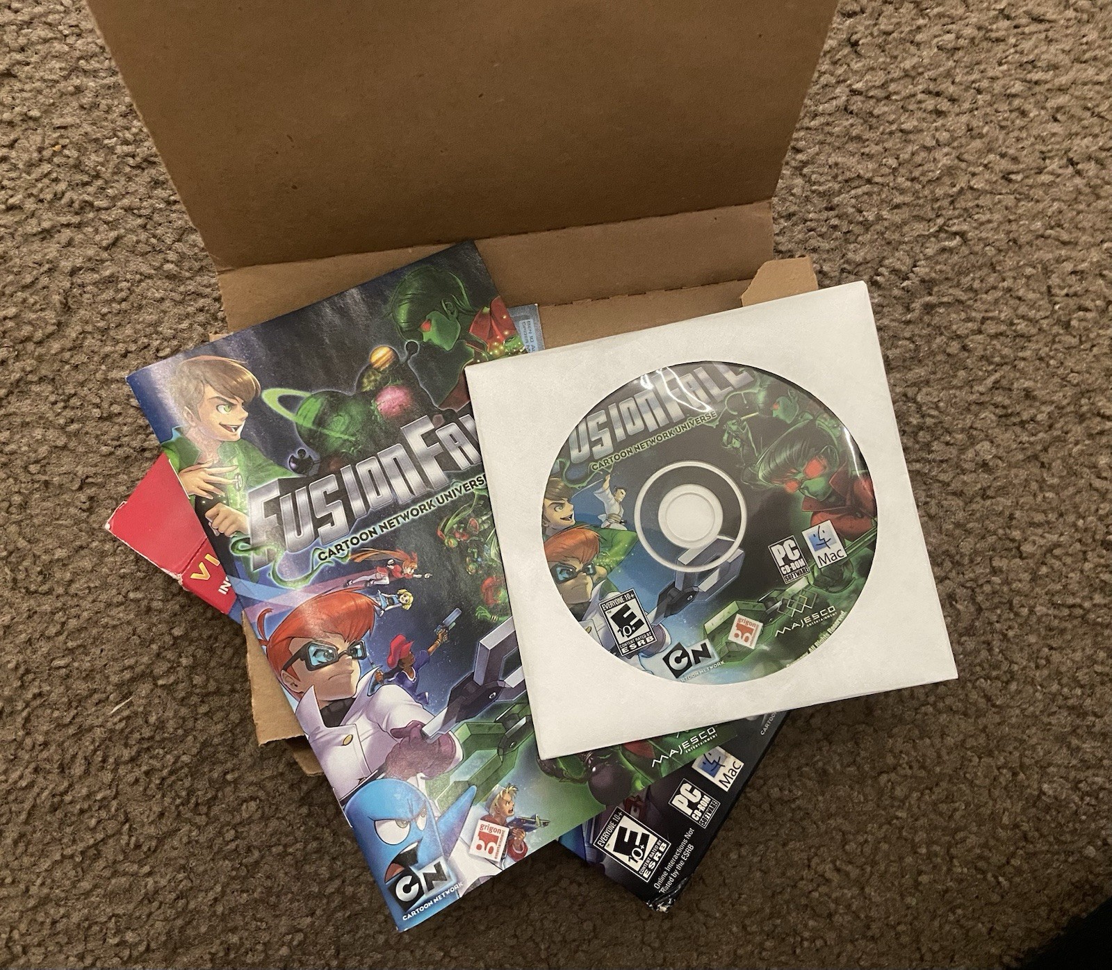 FusionFall: Cartoon Network Universe Victory Pack PC/Mac Disc Box Manual