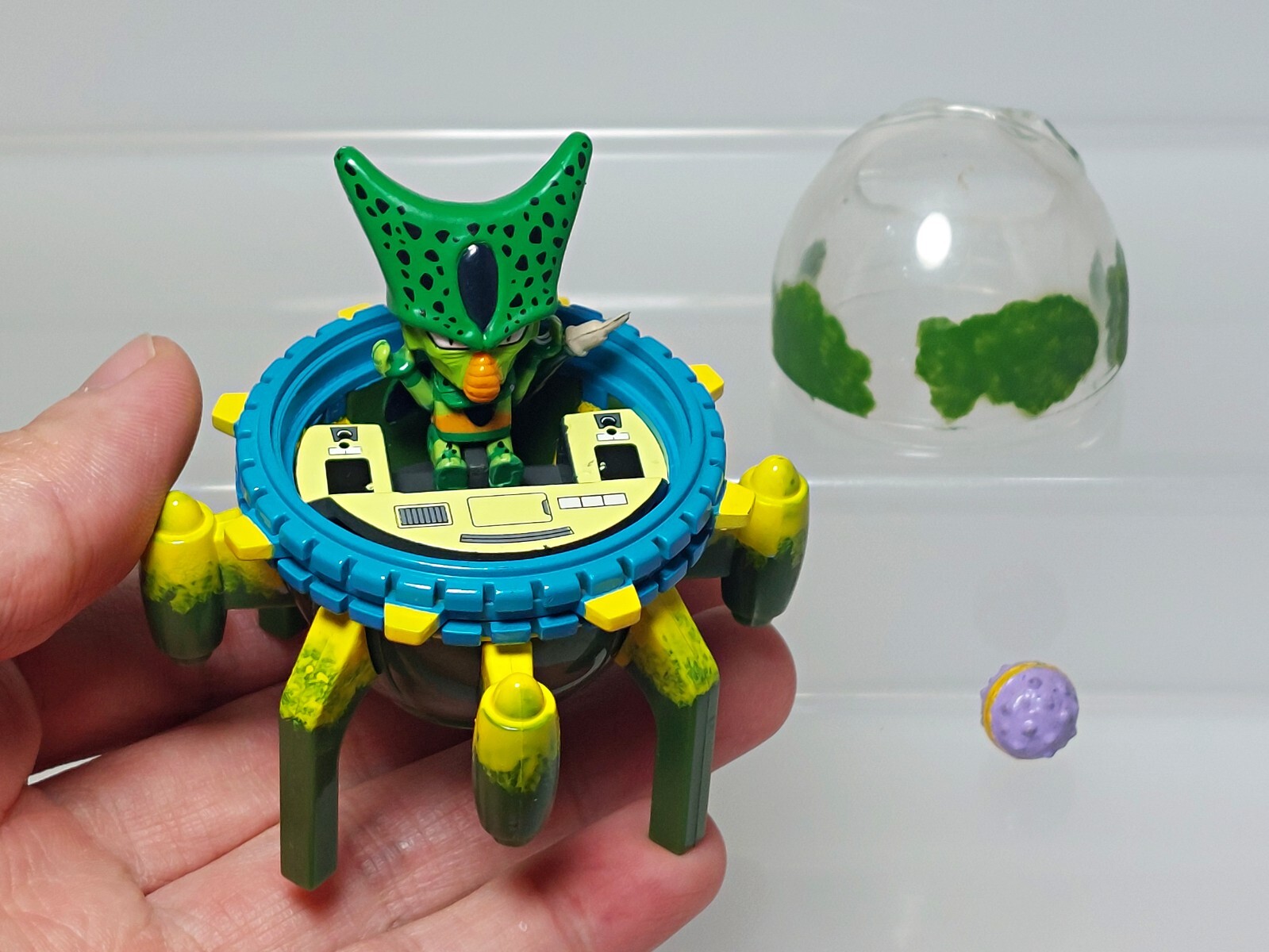Dragon Ball Z Cell & Time Machine (Broken ver) Figure Banpresto Prize 2003 2.4in