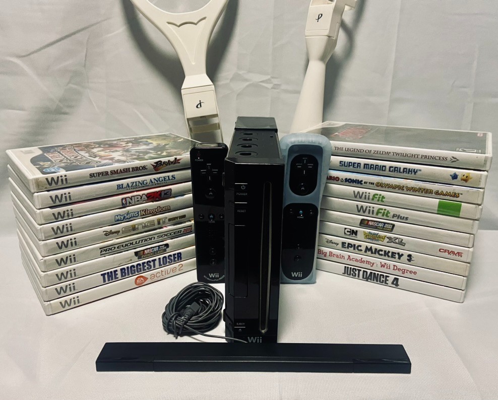 Nintendo Wii Black Console Bundle 19 Games 2 Remotes Zelda Smash Mario