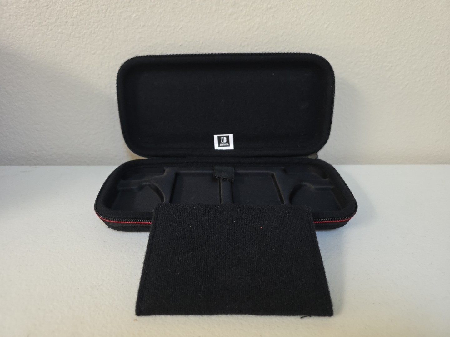 Nintendo NLS140 Carrying Cases For Nintendo Switch – Black