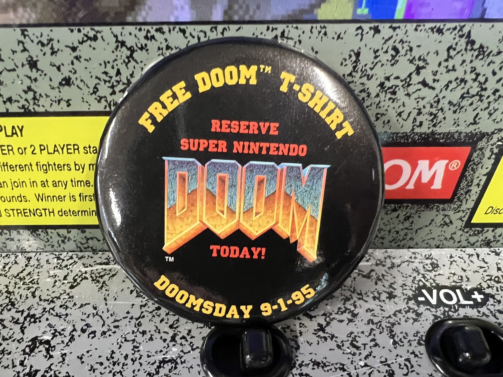 1995 SNES Doom & 2005 Resident Evil 4 Pinback Buttons + Dying Light 2 Neck Cover