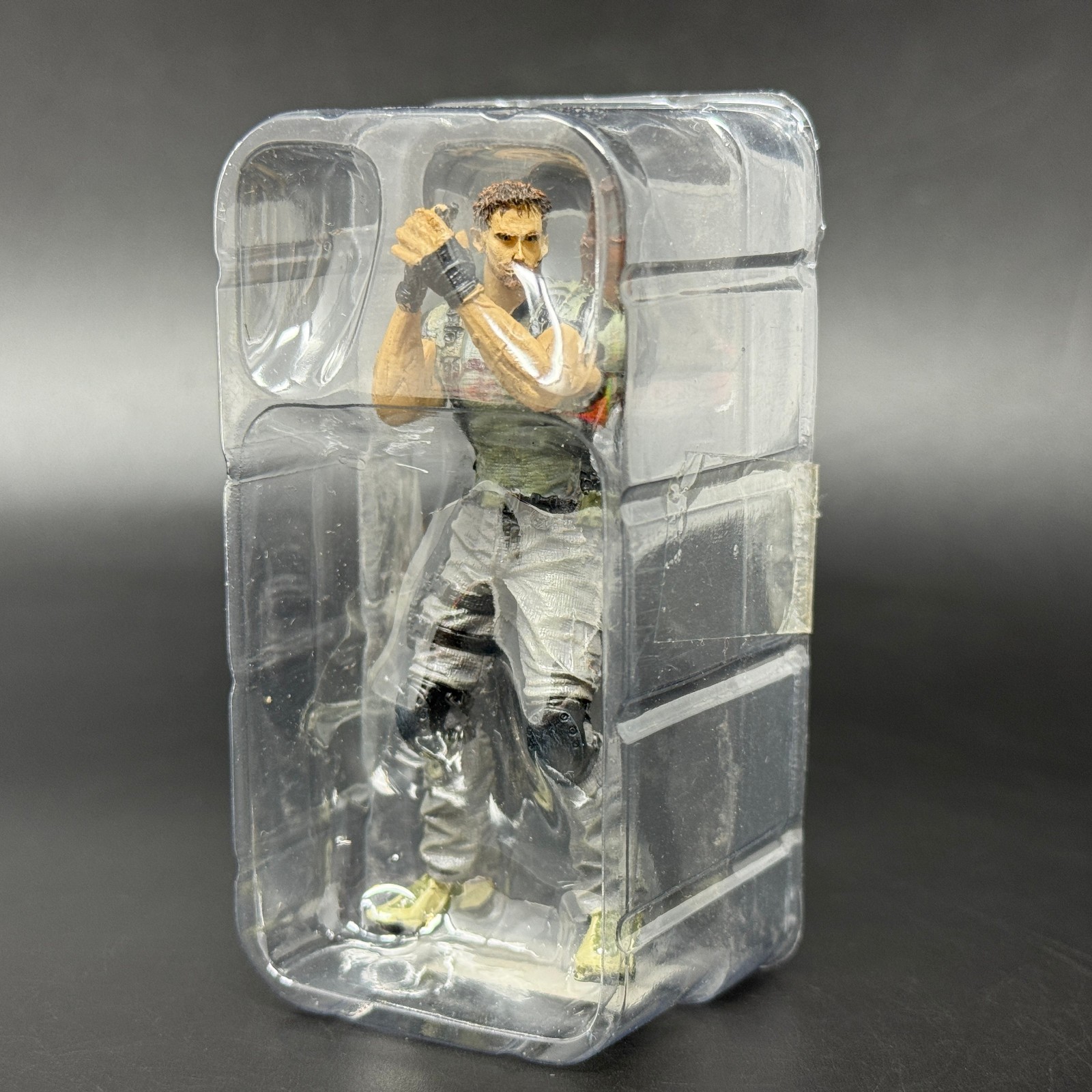 Resident Evil 5 Collector’s Edition 3″ Chris Redfield Action Figure *BROKEN* 1a