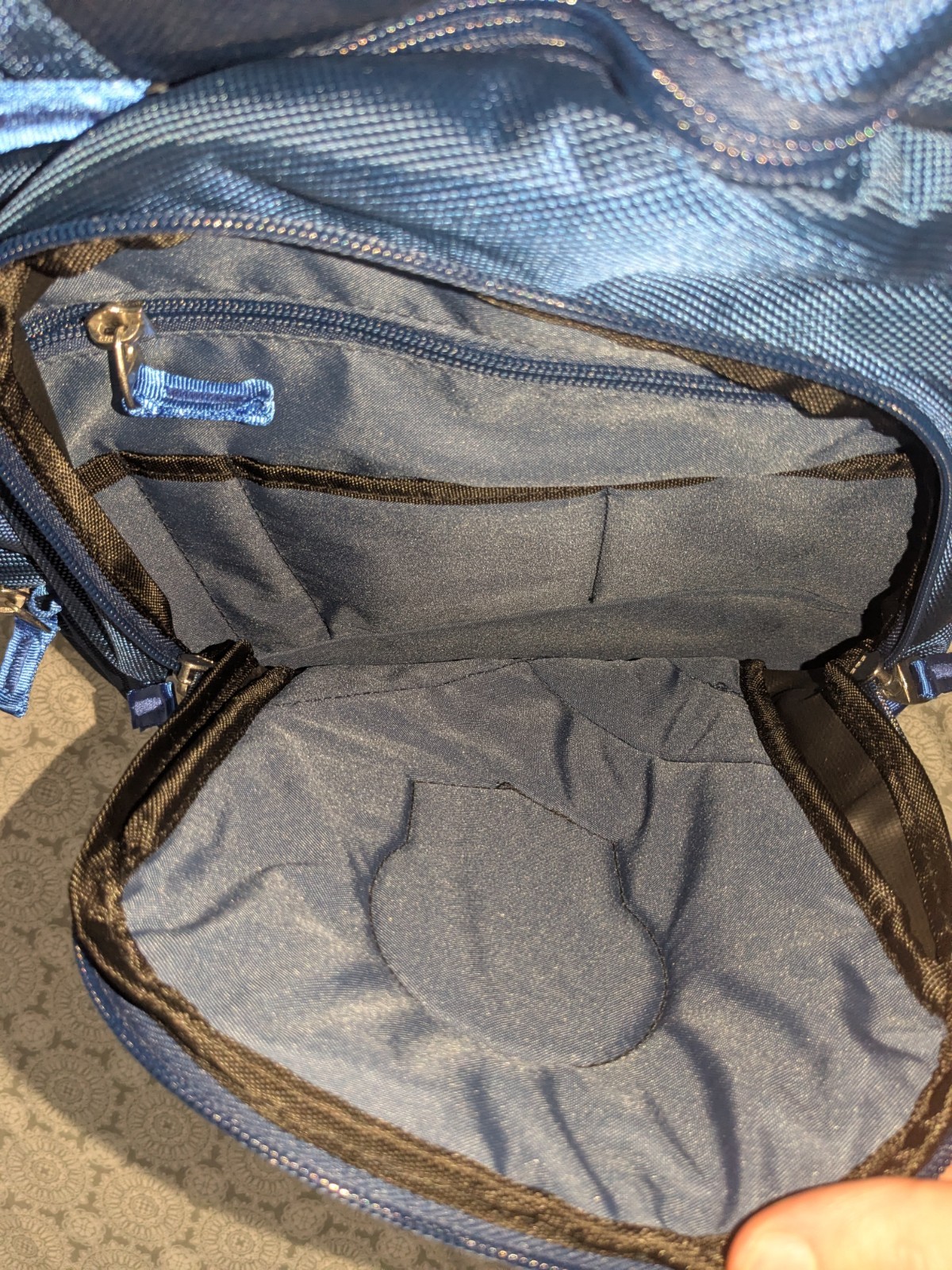 League of Legends (LoL) 2018 Challenger Reward . Grey Backpack