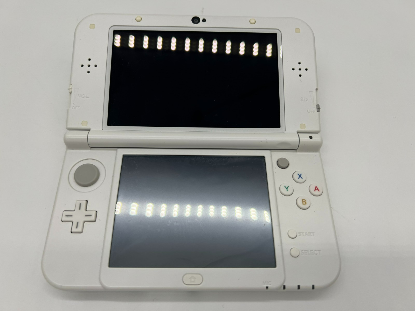Nintendo 3DSLL Pearl White + Stylus & Charger (Japanese)