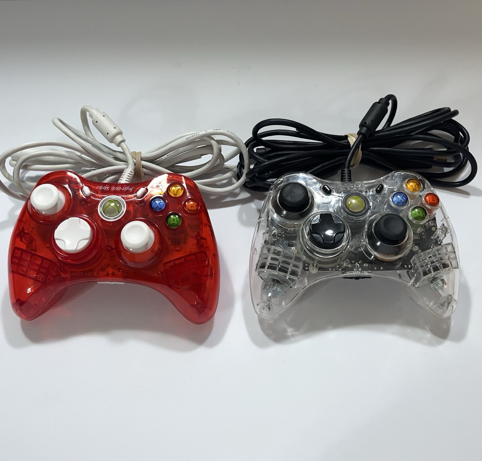 XBOX 360 Console, 4 Games, Kinect, 2 Controllers, AV Cords