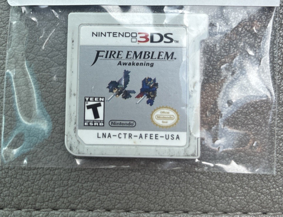 Fire Emblem: Awakening [Nintendo 3DS – Cartridge Only]