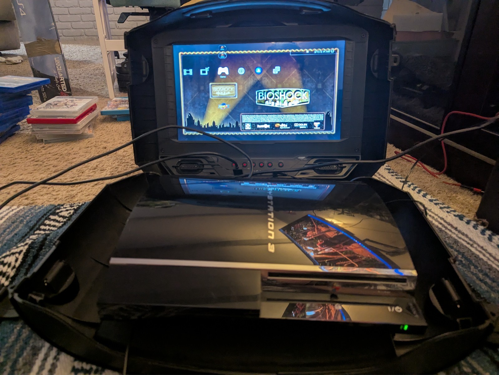 GAEMS G155 Portable Personal Gaming Monitor HDMI​​ PS3 Xbox 360 PS4 Case