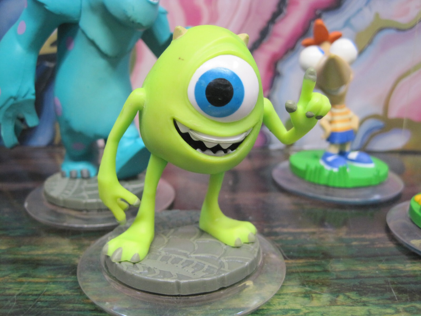 DISNEY INFINITY Lot – Mike & Sulley , Mickey Mouse , Platapus Agent P , Phineas