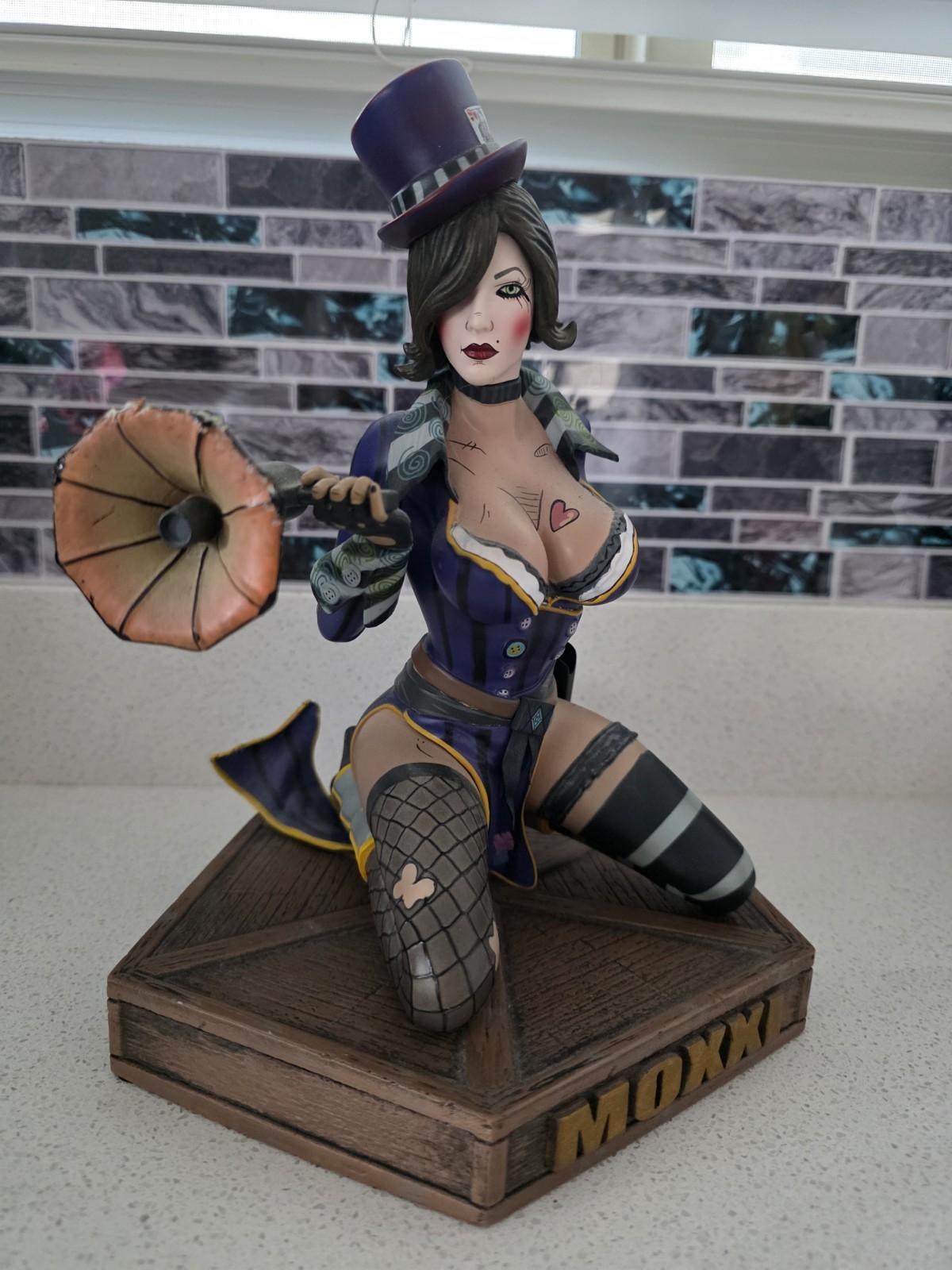 Borderlands 2 Mad Moxxi Collectible Statue #1515/5000
