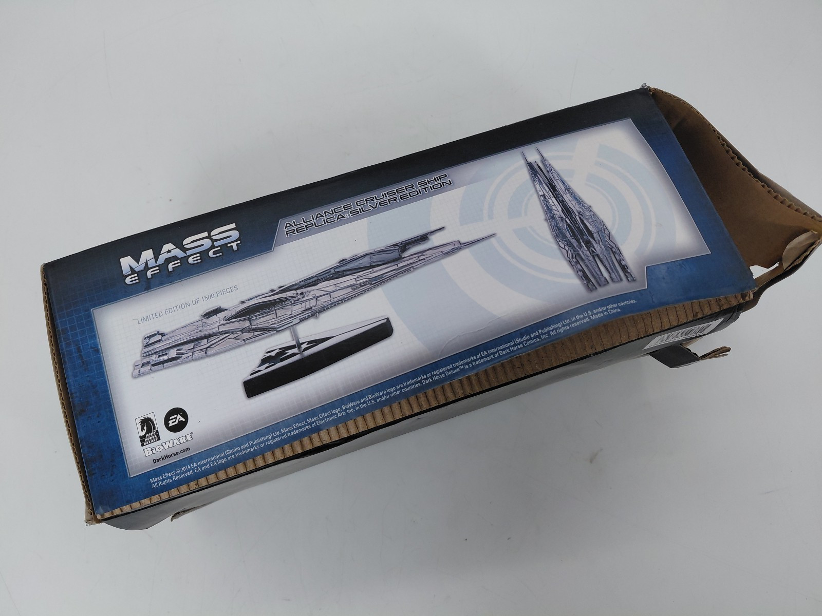 Mass Effect Alliance Cruiser Replica Model Dark Horse Silver Edition