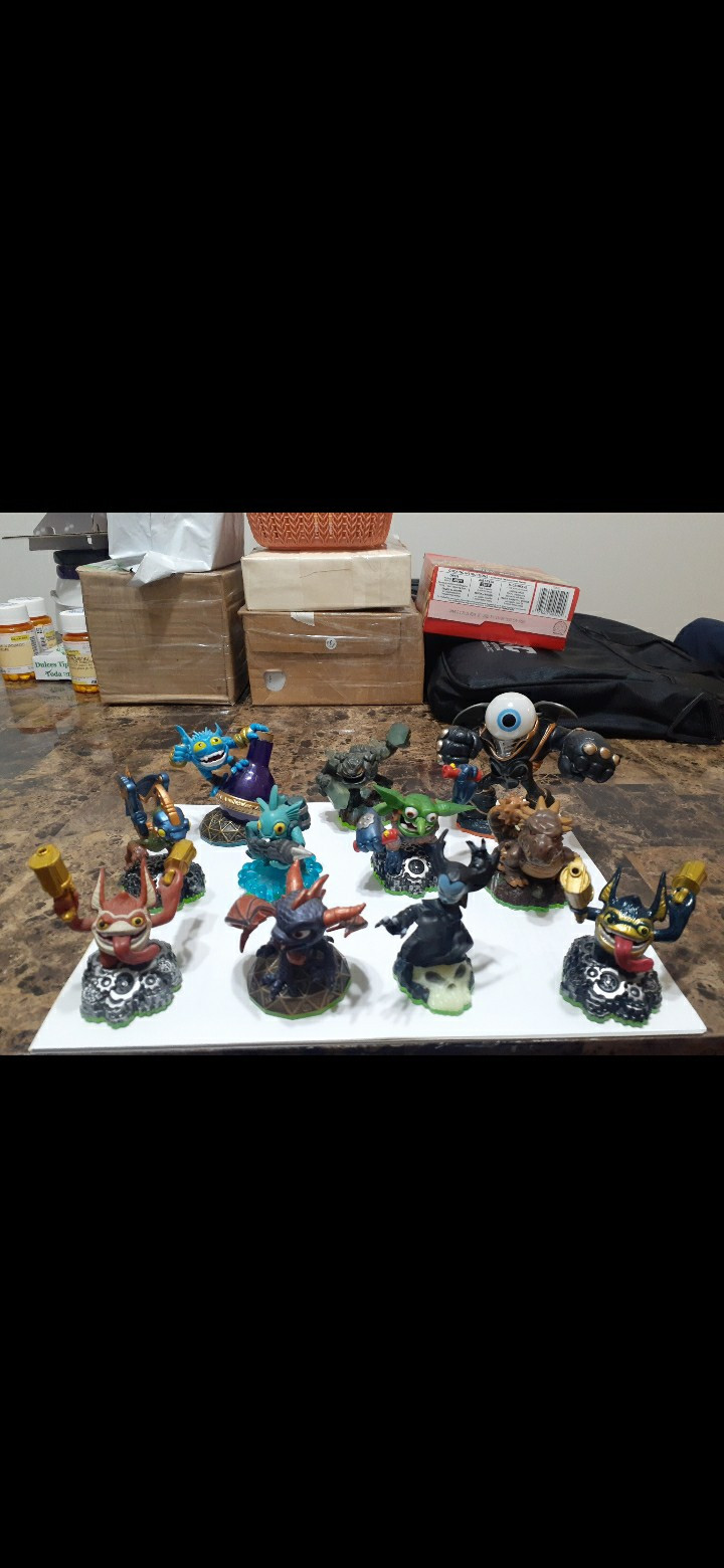 1 MIX LOT OF 11 ACTIVISION SKYLANDERS SUPERCHARGERS CHARACTERS ORIGINAL ITEM