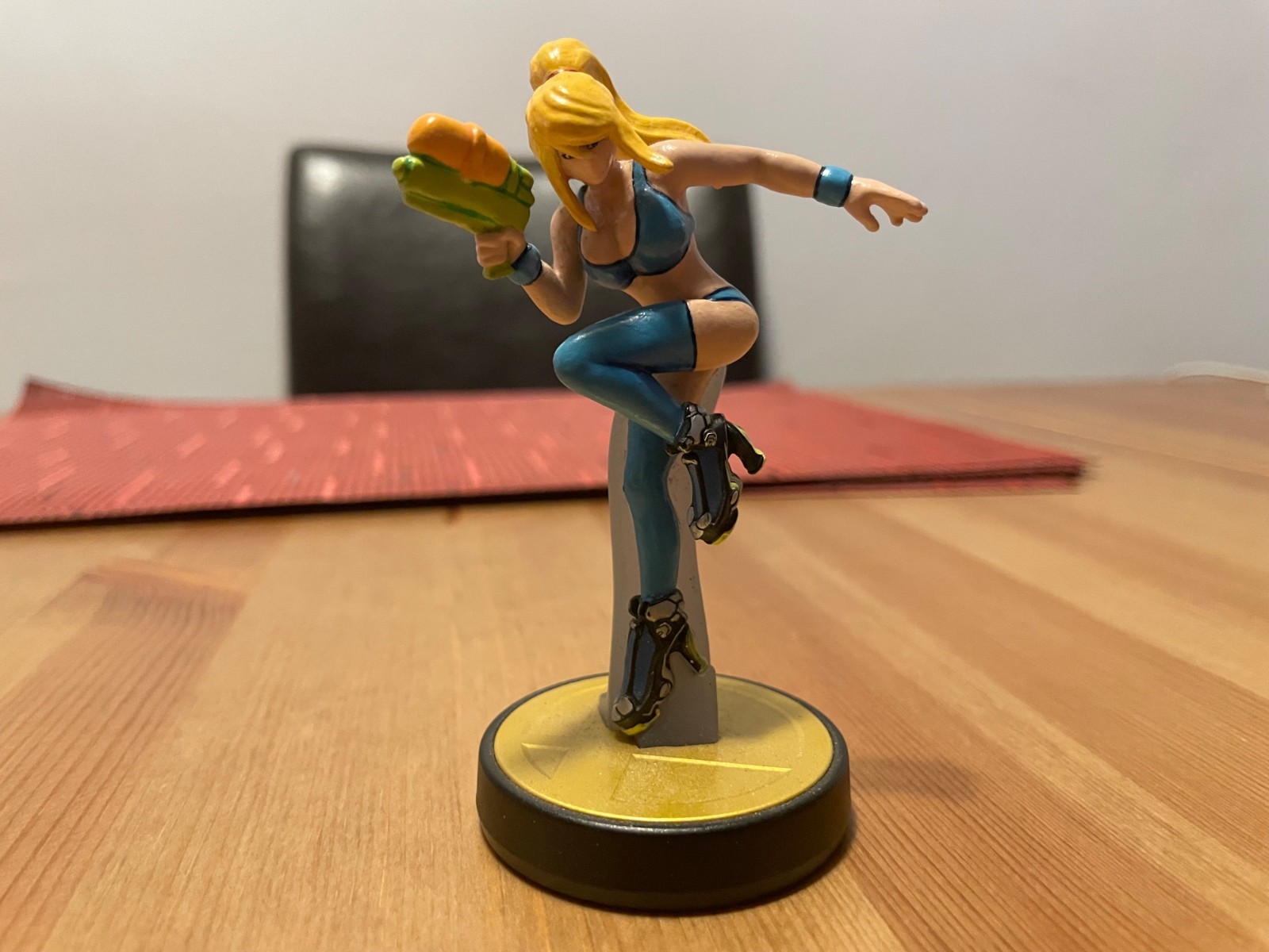 Custom Zero Suit Samus Poolside Amiibo