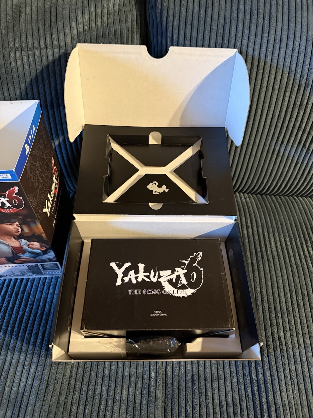 Yakuza 6 The Song of Life After Hours Premium Edition PS4 OPEN MISSING ITEMS