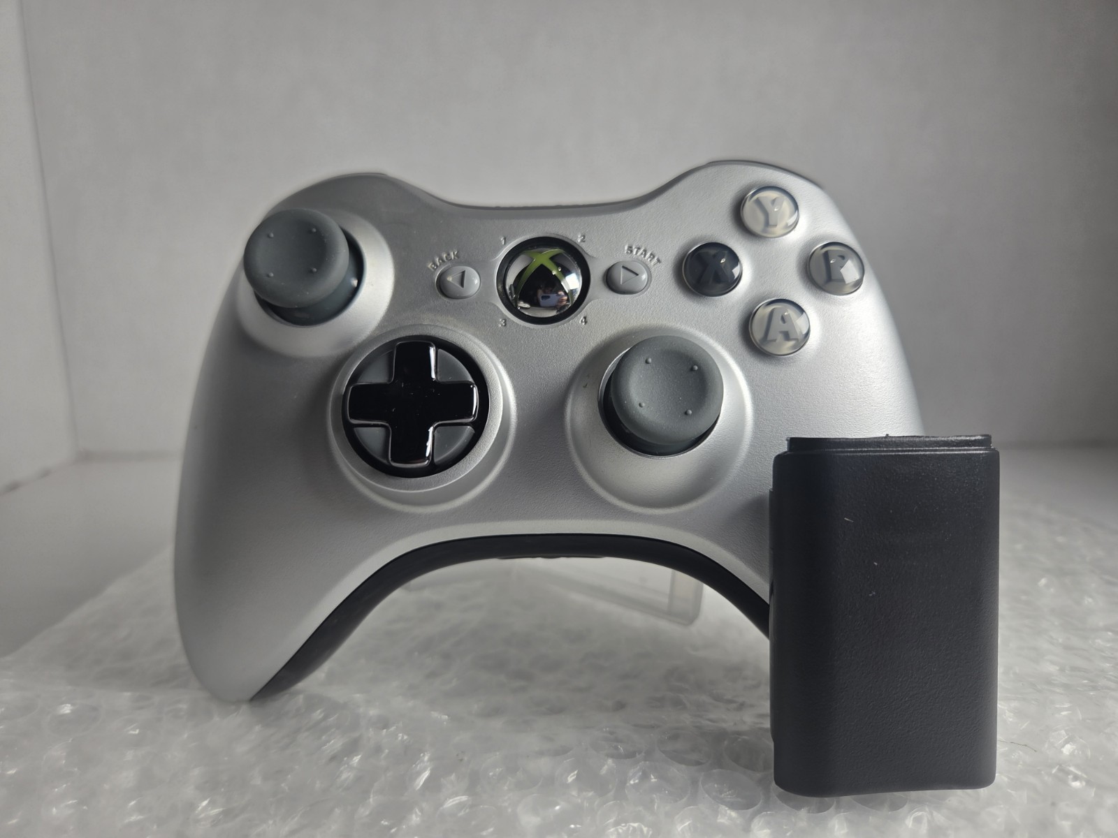 Microsoft Xbox 360 Wireless Video Game Controller Silver Gray New Sticks Tested
