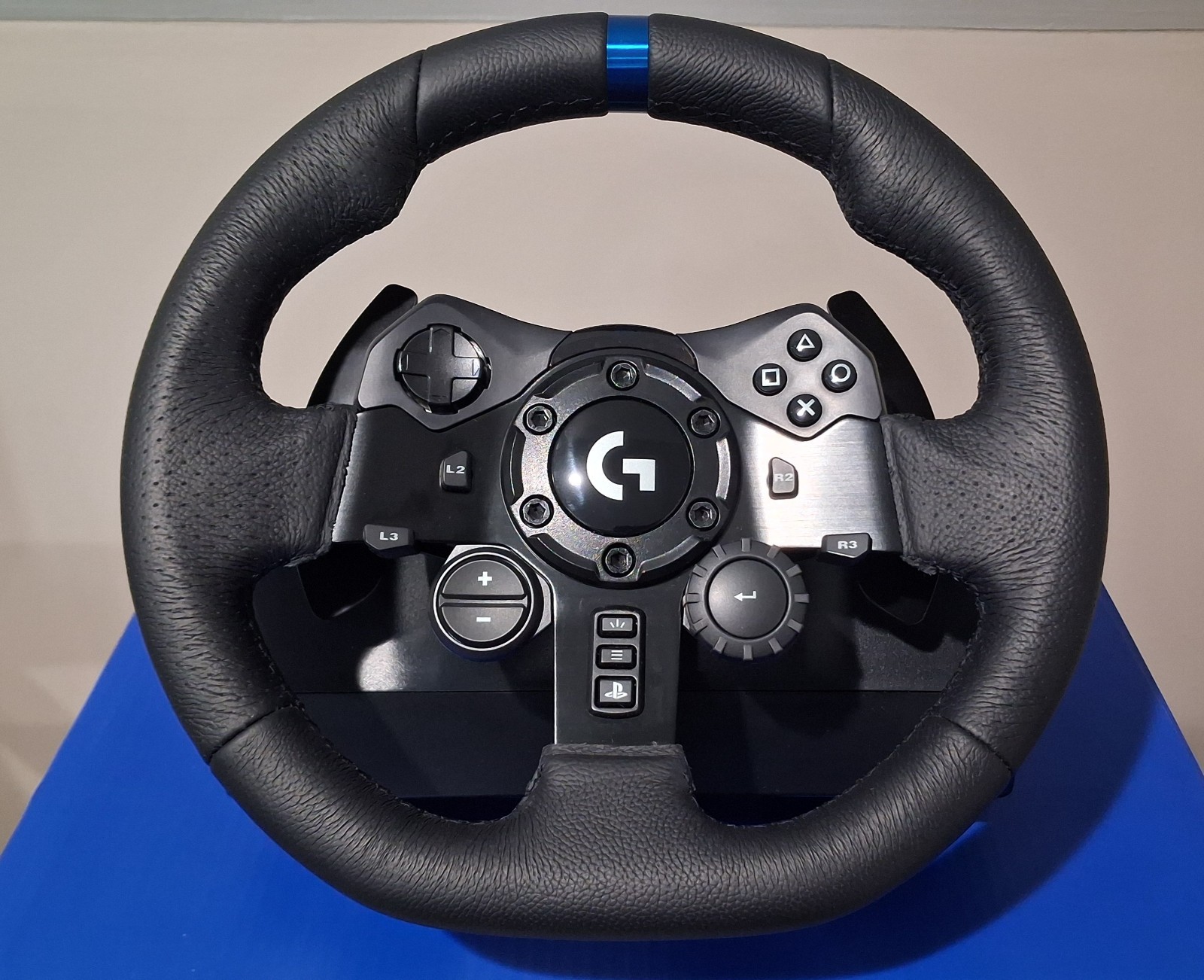 Logitech G923 Racing Wheel and Pedals – Black