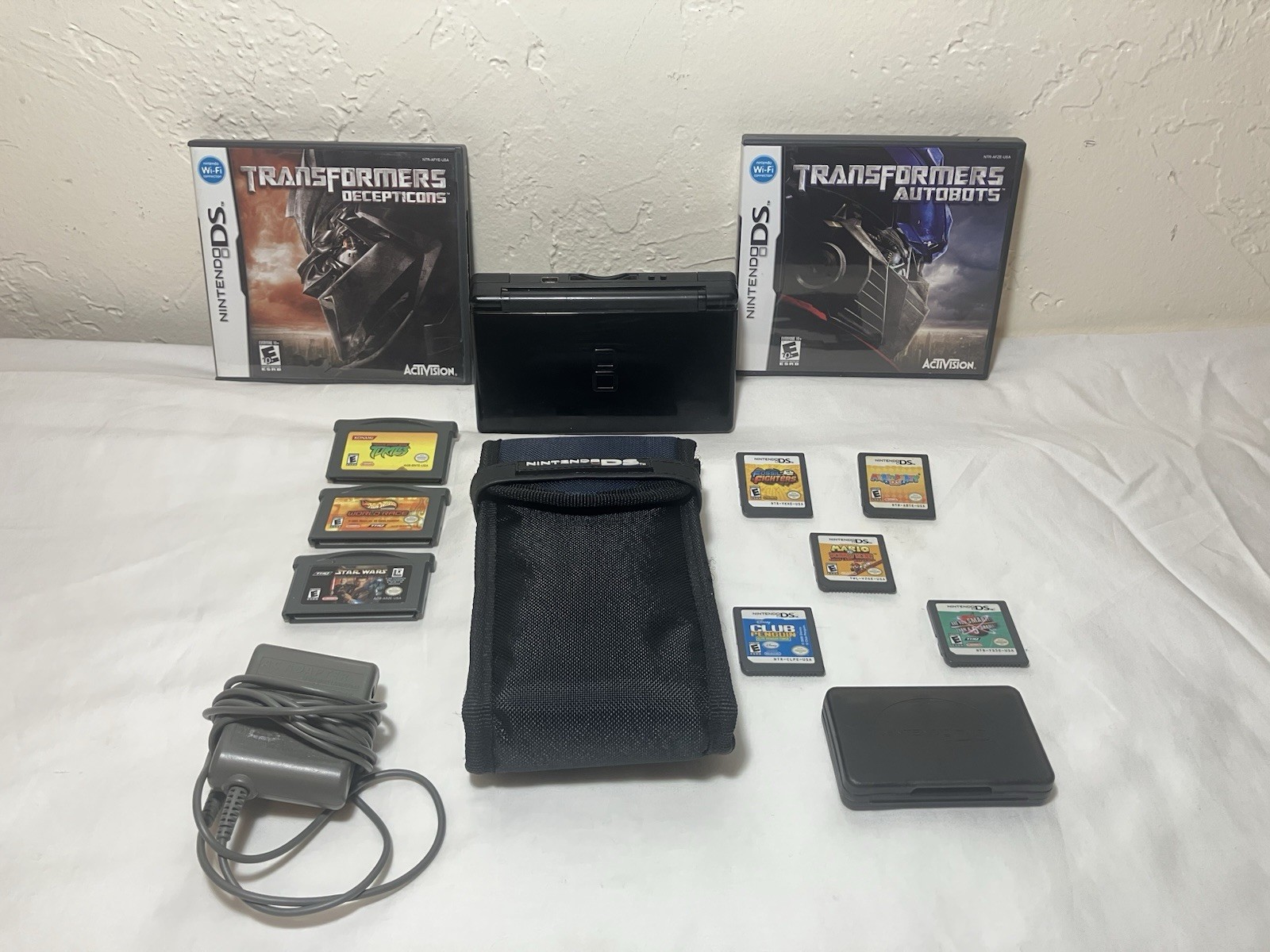 Nintendo DS Lite Black Bundle, 10 Games, 7 DS, 3 GBA, Mario, TMNT, Charger, Case